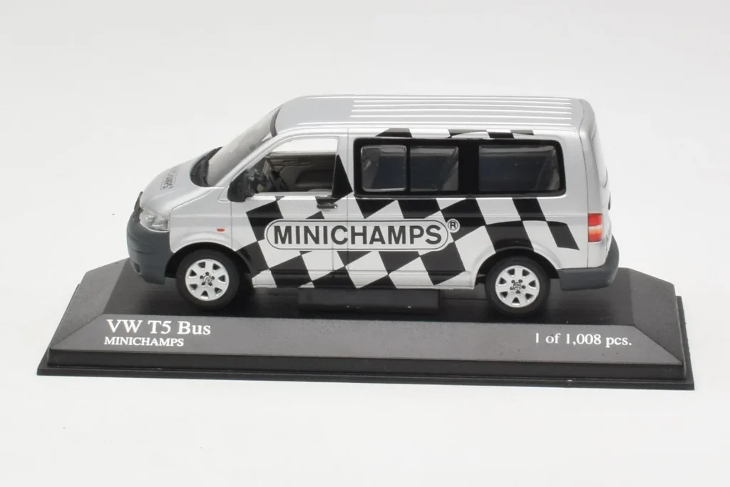 โมเดลรถ 1:43 Volkswagen T5 Bus Edition Minichamps (มือสอง)