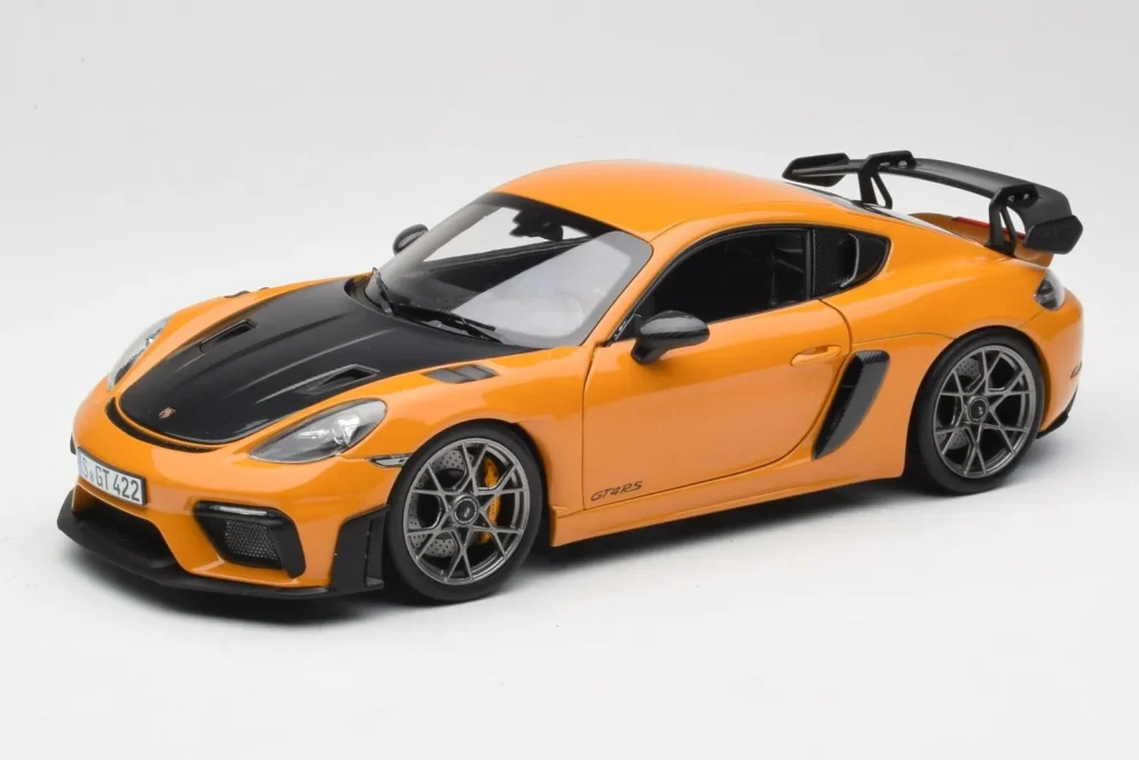 โมเดลรถ 1:18 Porsche Cayman GT4 RS 982 Weissach Package Bahama สีเหลือง Norev