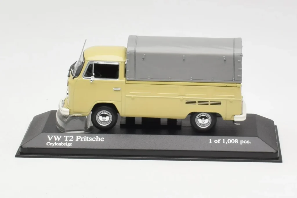 โมเดลรถ 1:43 Volkswagen T2 Flatbed สีเบจ Minichamps (มือสอง)