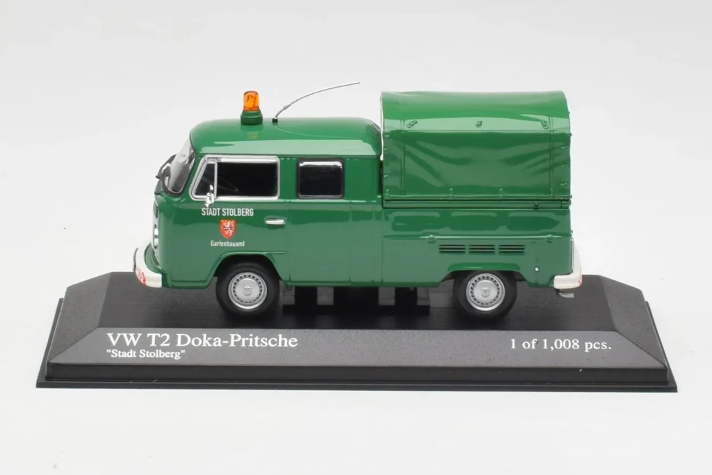 โมเดลรถ 1:43 Volkswagen T2b Double Cab Flatbed Stadt Solberg Minichamps (มือสอง)