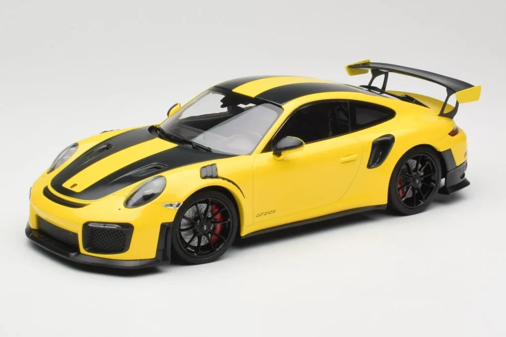 Model 1:18 Porsche 911 991.2 GT2 RS Weissach Package Yellow with Black Wheels Minichamps