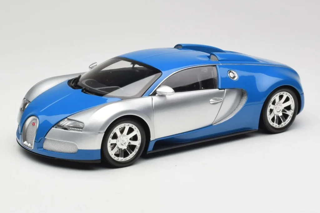 Model 1:18 Bugatti Veyron Edition Centenaire Chrome blue Minichamps [100110850]