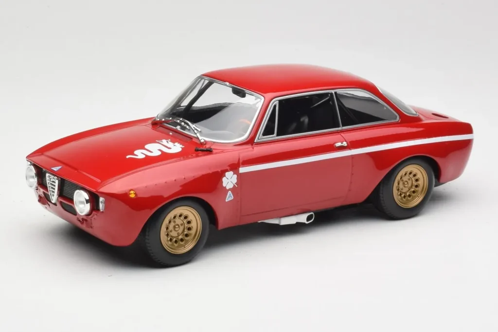 โมเดลรถ 1:18 Alfa Romeo GTA 1300 Junior สีแดง Minichamps (มือสอง)