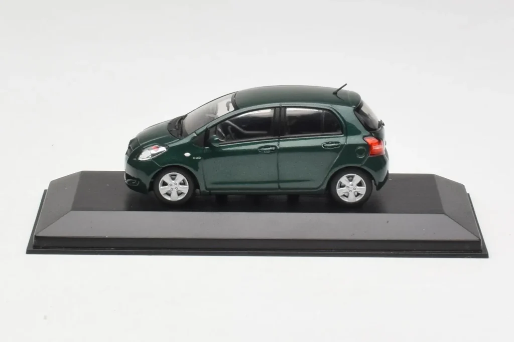 车型 1:43 Toyota Yaris XP10 Oxford 绿色 Minichamps