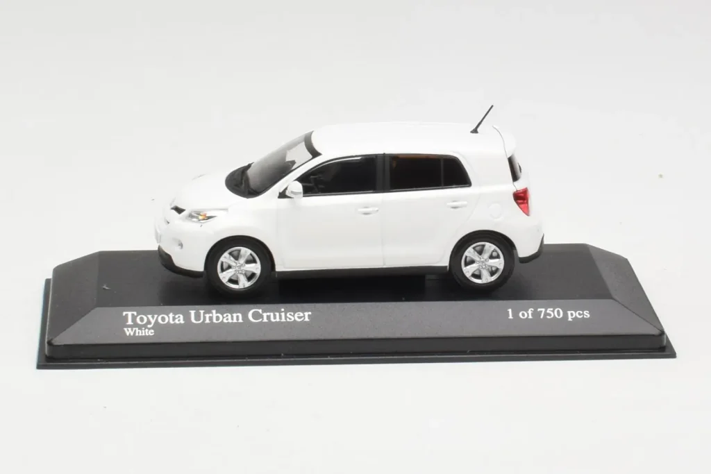 车型 1:43 Toyota Urban Cruiser 白色 Minichamps