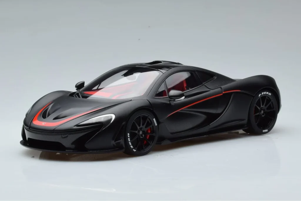 Model 1:18 McLaren P1 Matte Black AUTOart