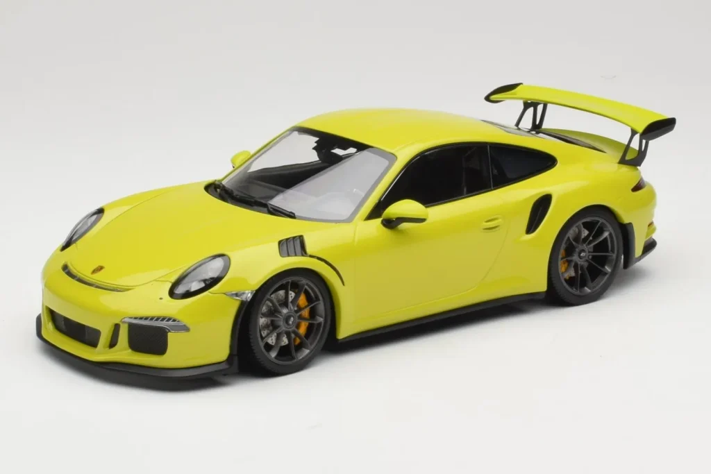 โมเดลรถ 1:18 Porsche 911 991.1 GT3 RS Light Green Minichamps (มือสอง)