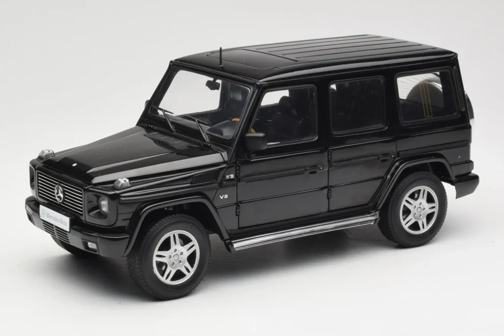 โมเดลรถ 1:18 Mercedes G-Class G 500 W463 Smaragd สีดำเมทัลลิก AUTOart (มือสอง)