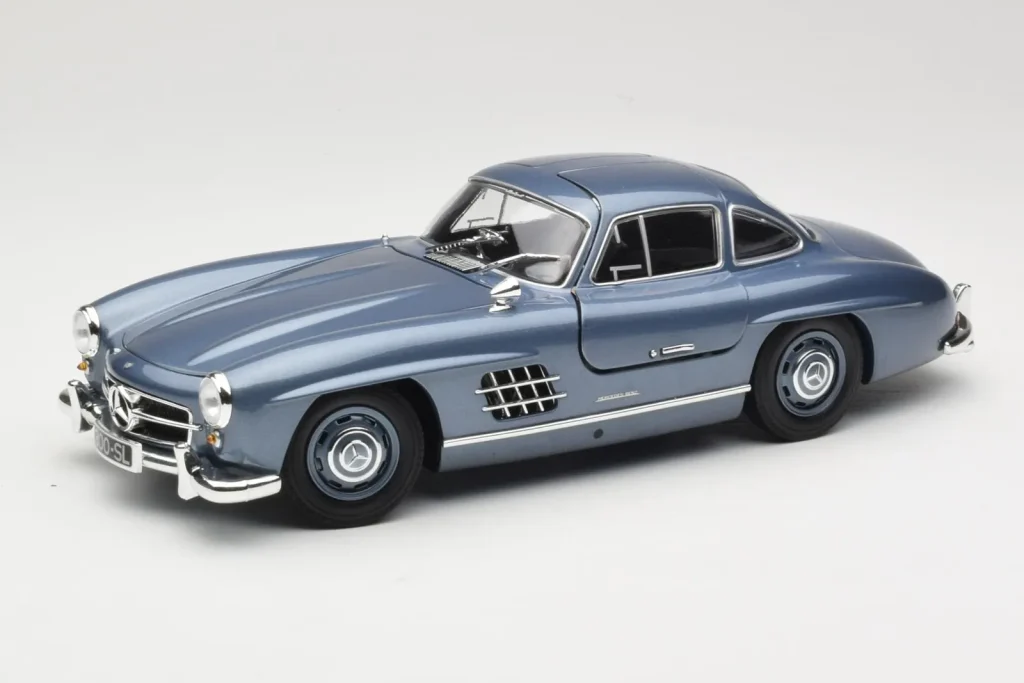 车型 1:18 Mercedes 300 SL W198 Gullwing Light Blue Metallic Minichamps