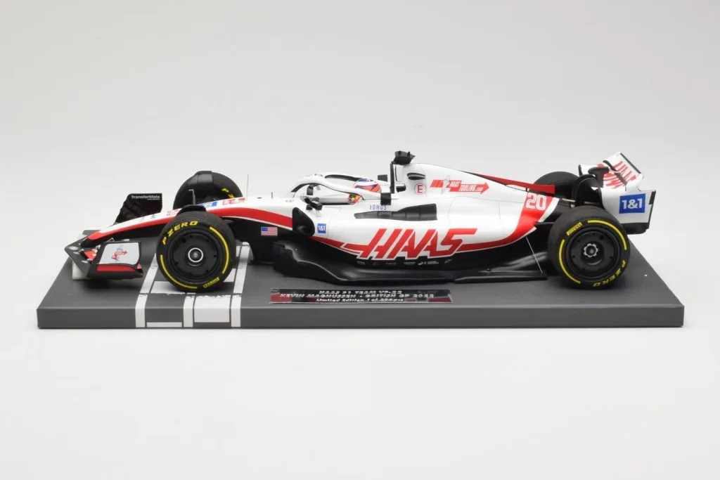โมเดลรถ 1:18 Haas VF-22 #20 K. Magnussen British GP ปี 2022 Minichamps (มือสอง)