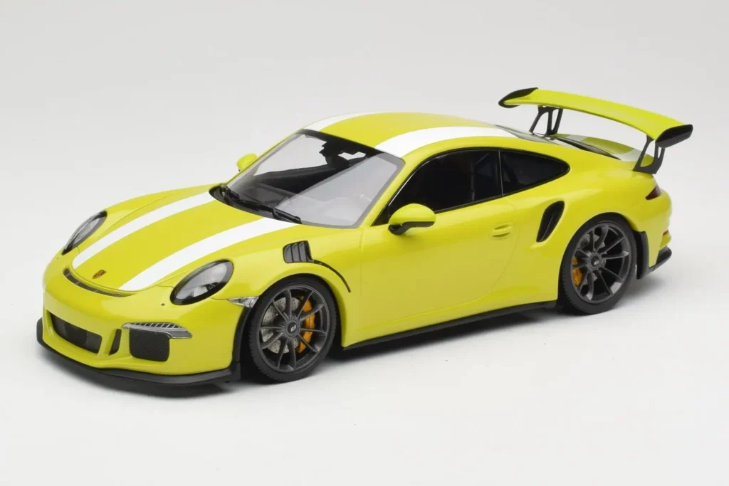โมเดลรถ 1:18 Porsche 911 991.1 GT3 RS Lizard Green & Stripes Minichamps (มือสอง)