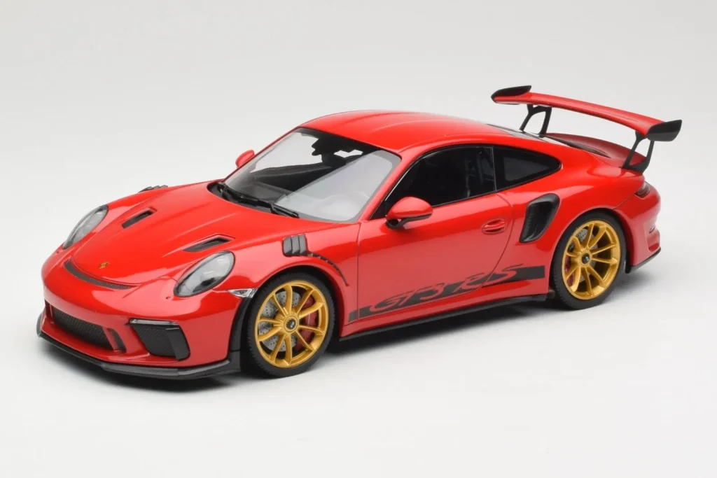 โมเดลรถ 1:18 Porsche 911 991.2 GT3 RS Red With Golden Wheels Minichamps (มือสอง)
