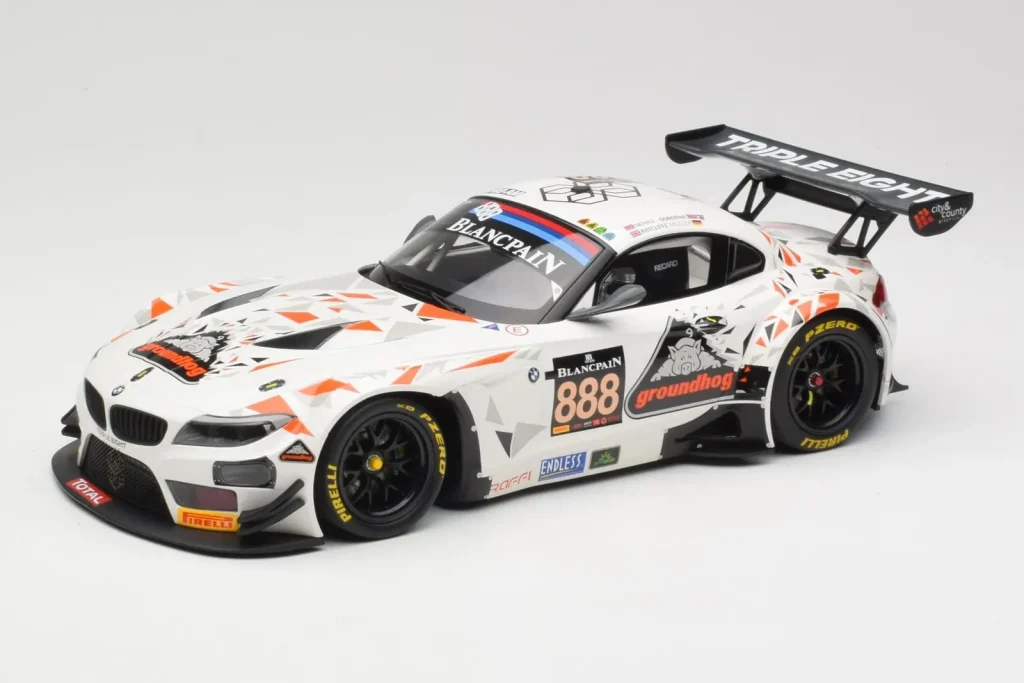 โมเดลรถ 1:18 BMW Z4 E89 GT3 #888 Triple Eight Racing L. Mowle / J. Ratcliffe 24 Hours of Spa ปี 2015 Minichamps (มือสอง)