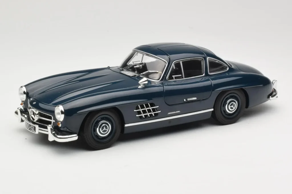 车型 1:18 Mercedes 300 SL W198 Gullwing Dark Blue Minichamps