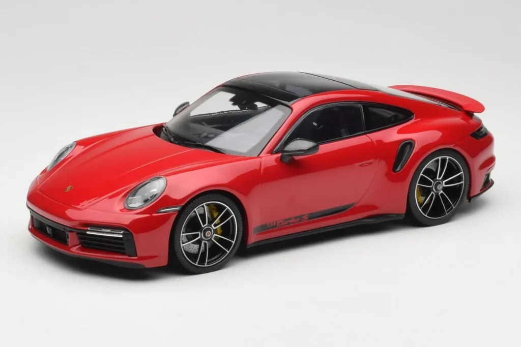 Model 1:18 Porsche 911 992 Turbo S red Minichamps