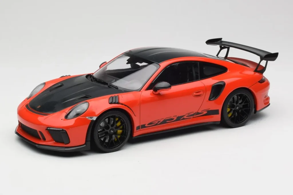 โมเดลรถ 1:18 Porsche 911 991.2 GT3 RS Weissach Package Lava Orange Wording Black Magnesium Wheels Minichamps (มือสอง)