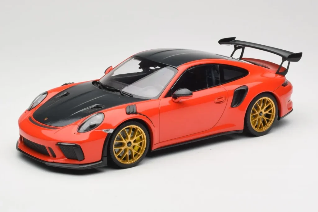 โมเดลรถ 1:18 Porsche 911 991.2 GT3 RS Weissach Package Lava Orange Golden Magnesium Wheels Minichamps (มือสอง)