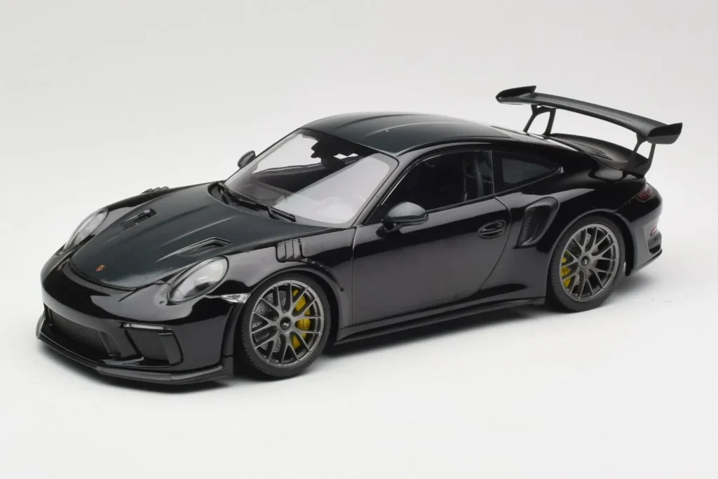 车型 1:18 Porsche 911 991.2 GT3 RS Weissach Package Black Silver Magnesium Wheels Minichamps