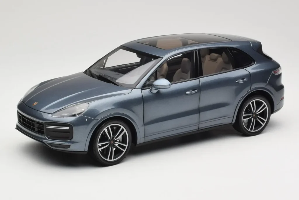 车型 1:18 Porsche Cayenne 958 Turbo S 金属蓝 Minichamps [110066070]