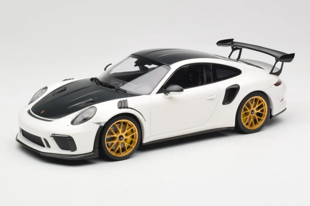 车型 1:18 Porsche 911 991.2 GT3 RS Weissach Package White Golden Magnesium Wheels Minichamps