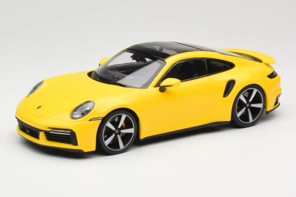 车型 1:18 Porsche 911 992 Turbo S 黄色 Minichamps