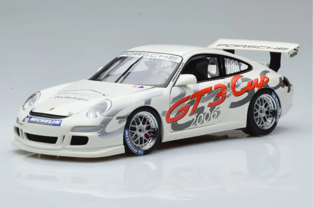 โมเดลรถ 1:18 Porsche 911 997 GT3 Cup Deutschland Livery AUTOart (มือสอง)