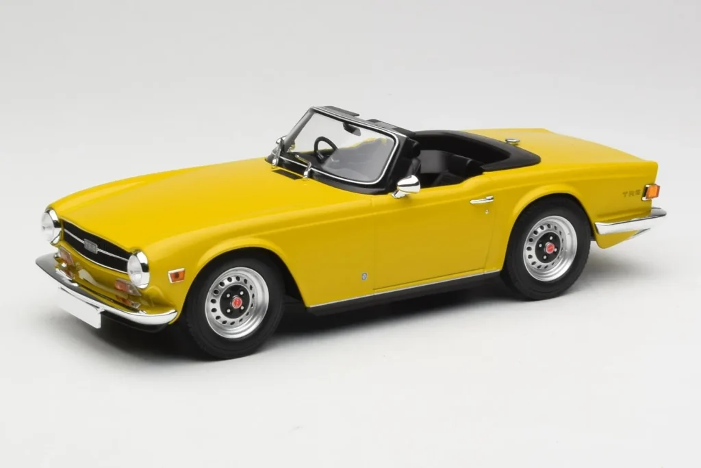 Model 1:18 Triumph TR6 RHD yellow Minichamps
