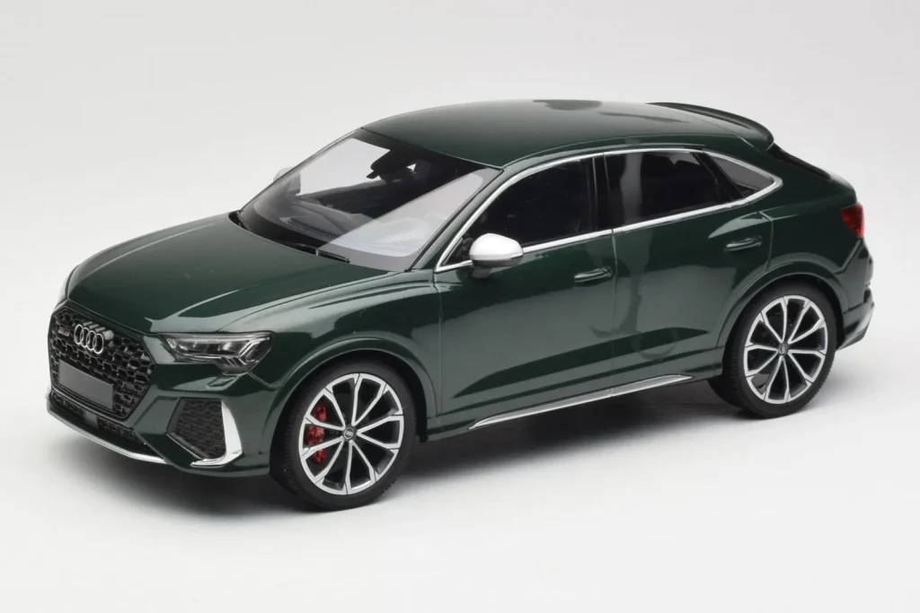 โมเดลรถ 1:18 Audi RS Q3 Sportback 8U สีเขียวเมทัลลิก Minichamps (มือสอง)