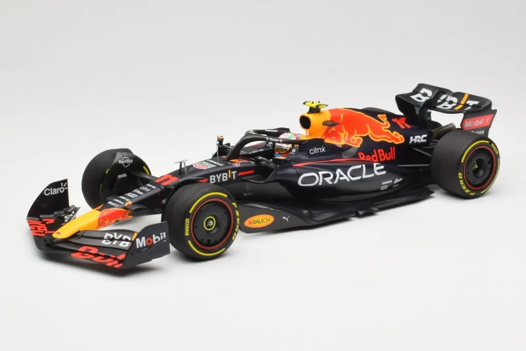โมเดลรถ 1:18 Oracle Red Bull Racing RB18 #11 S. Perez Miami GP ปี 2022 Minichamps (มือสอง)