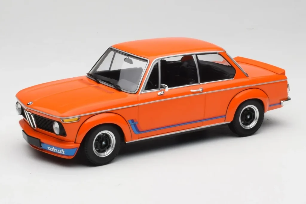 โมเดลรถ 1:18 BMW Turbo ปี 2002 สีส้ม Minichamps (มือสอง)