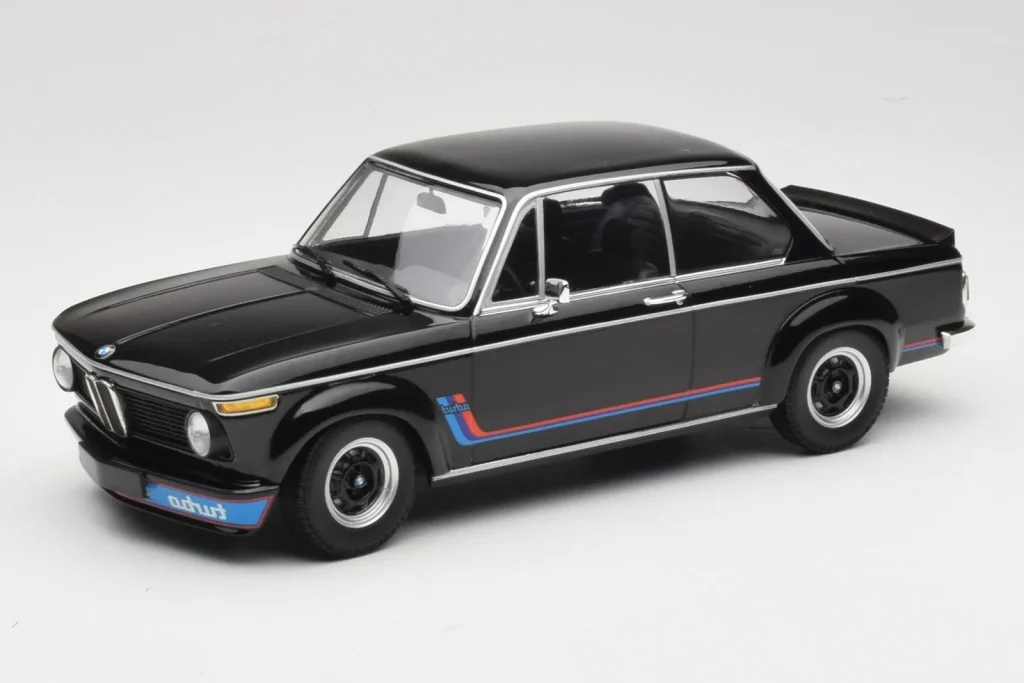 โมเดลรถ 1:18 BMW Turbo ปี 2002 สีดำ Minichamps (มือสอง)