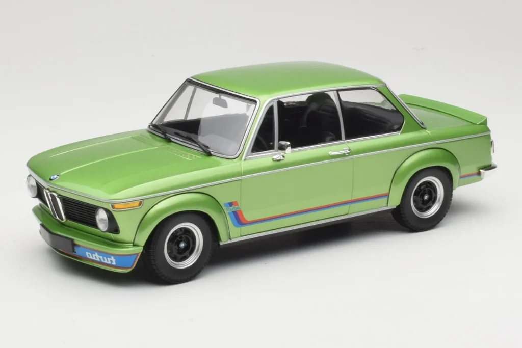 โมเดลรถ 1:18 BMW Turbo ปี 2002 สีเขียวเมทัลลิก Minichamps (มือสอง)