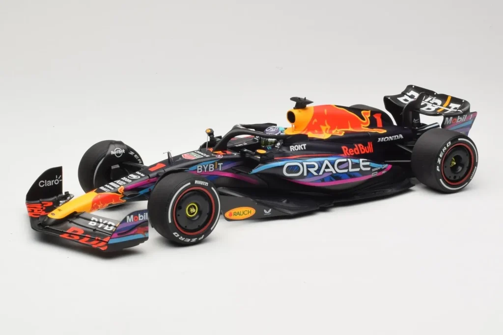 โมเดลรถ 1:18 Oracle Red Bull Racing RB19 #1 M. Verstappen Winner Miami GP ปี 2023 Minichamps (มือสอง)