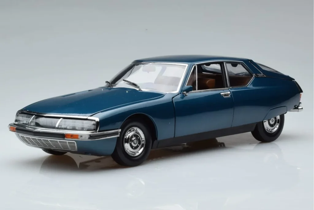 Model 1:18 Citroen SM Tropiques green Norev