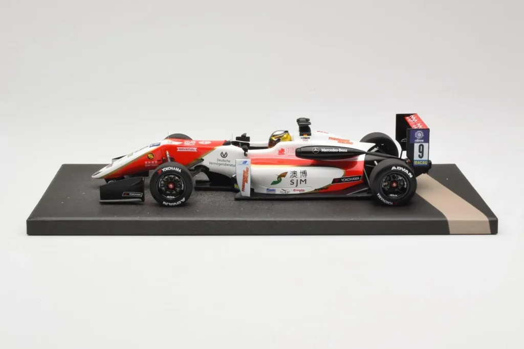 Model 1:18 Dallara F317 Mercedes #5 M. Schumacher Prema Racing Macau GP year 2018 Minichamps