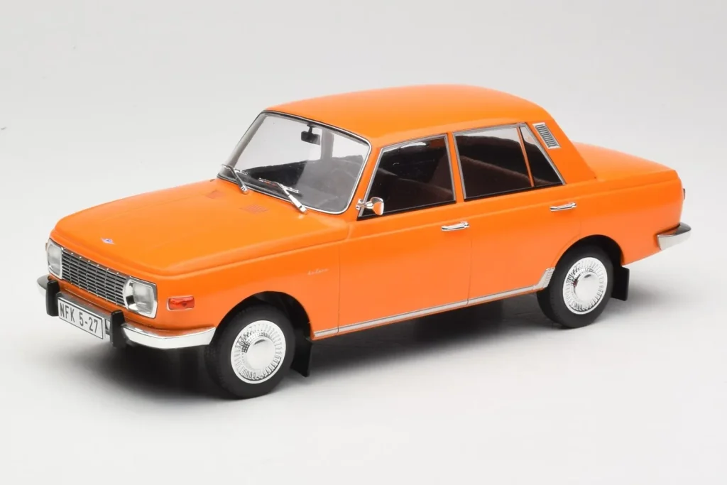 Model 1:18 Wartburg 353 orange MCG