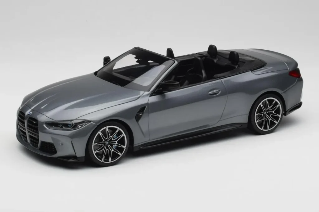 โมเดลรถ 1:18 BMW M4 G82 Cabriolet สีเทาเมทัลลิก Minichamps (มือสอง)