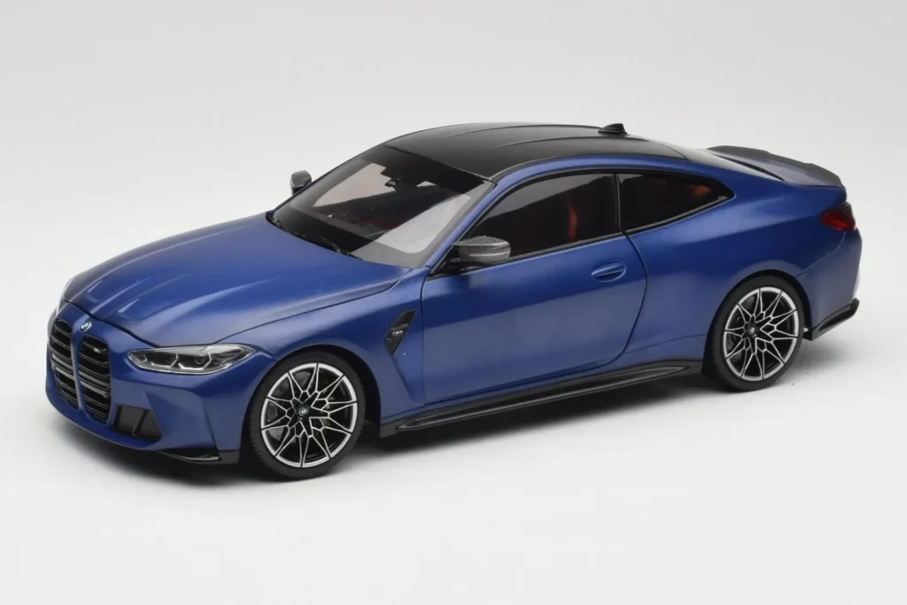 车型 1:18 BMW M4 G82 金属蓝 Minichamps