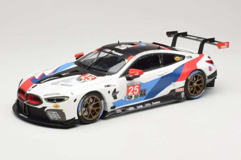 โมเดลรถ 1:18 BMW M8 GTE Team RLL C. De Phillippi / B. Auberlen 2nd in Class 12 Hours of Sebring ปี 2018 Minichamps (มือสอง)