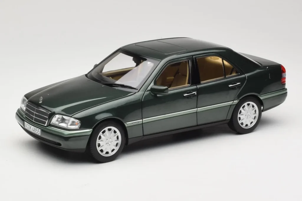 Model 1:18 Mercedes C-Class W202 Malachite green Norev