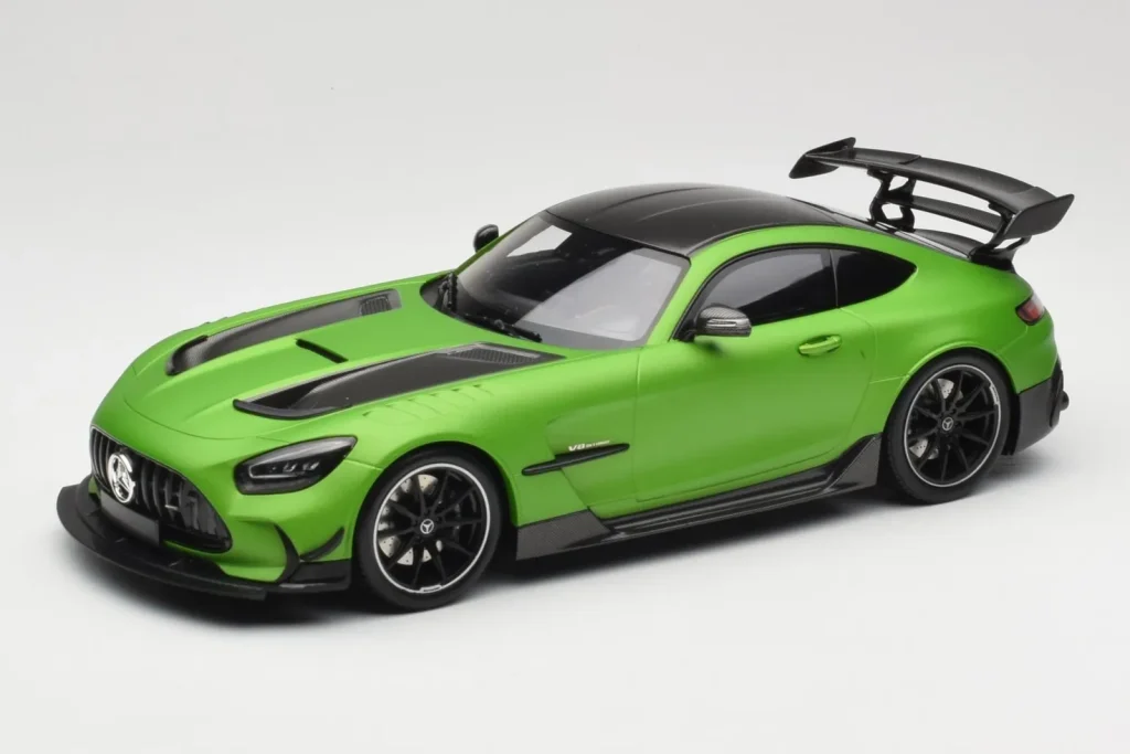 โมเดลรถ 1:18 Mercedes AMG GT C190 Black Series Green Hell Magno Minichamps (มือสอง)