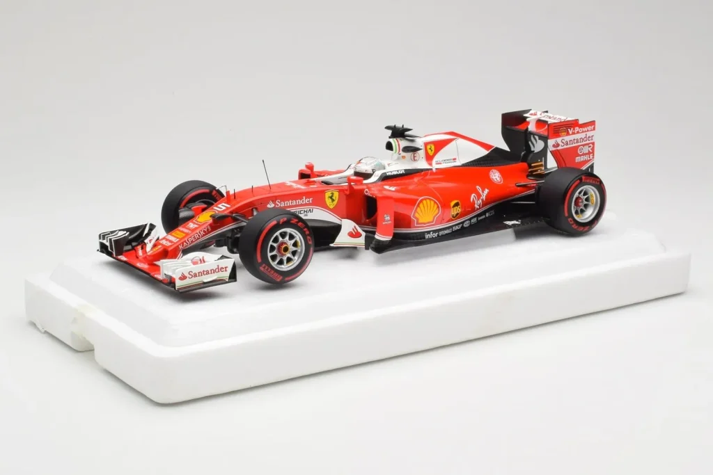 โมเดลรถ 1:18 Scuderia Ferrari SF16-H #5 S. Vettel Italian GP ปี 2016 BBR (มือสอง)