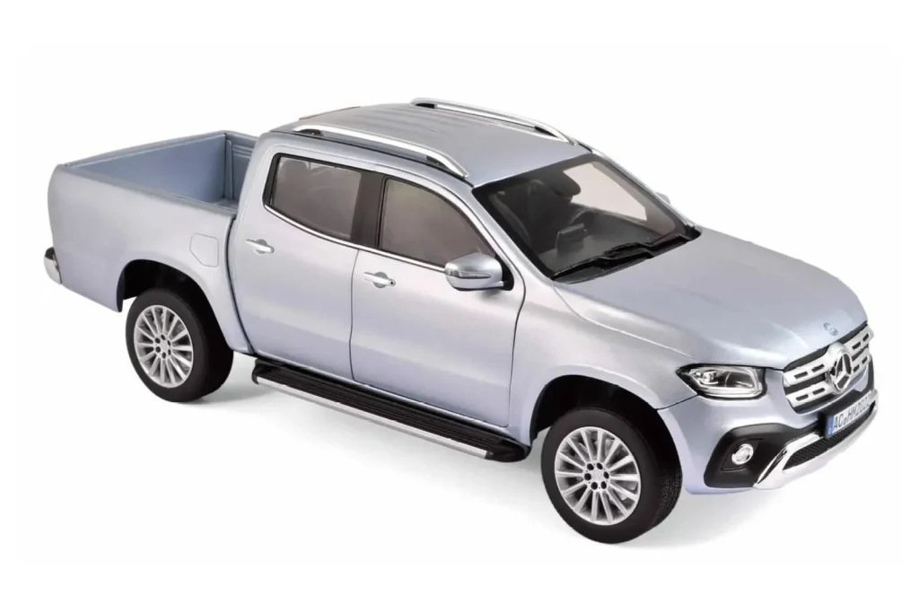 Model 1:18 Mercedes X-Class silver Norev