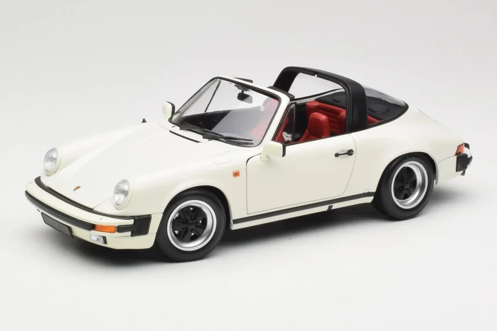 车型 1:18 Porsche 911 930 Carrera Targa 3.2 Grand Prix 白色 Minichamps