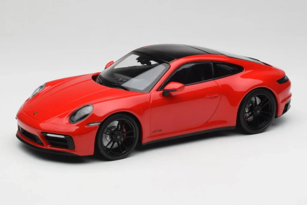 车型 1:18 Porsche 911 992 Carrera 4 GTS 红色 Minichamps