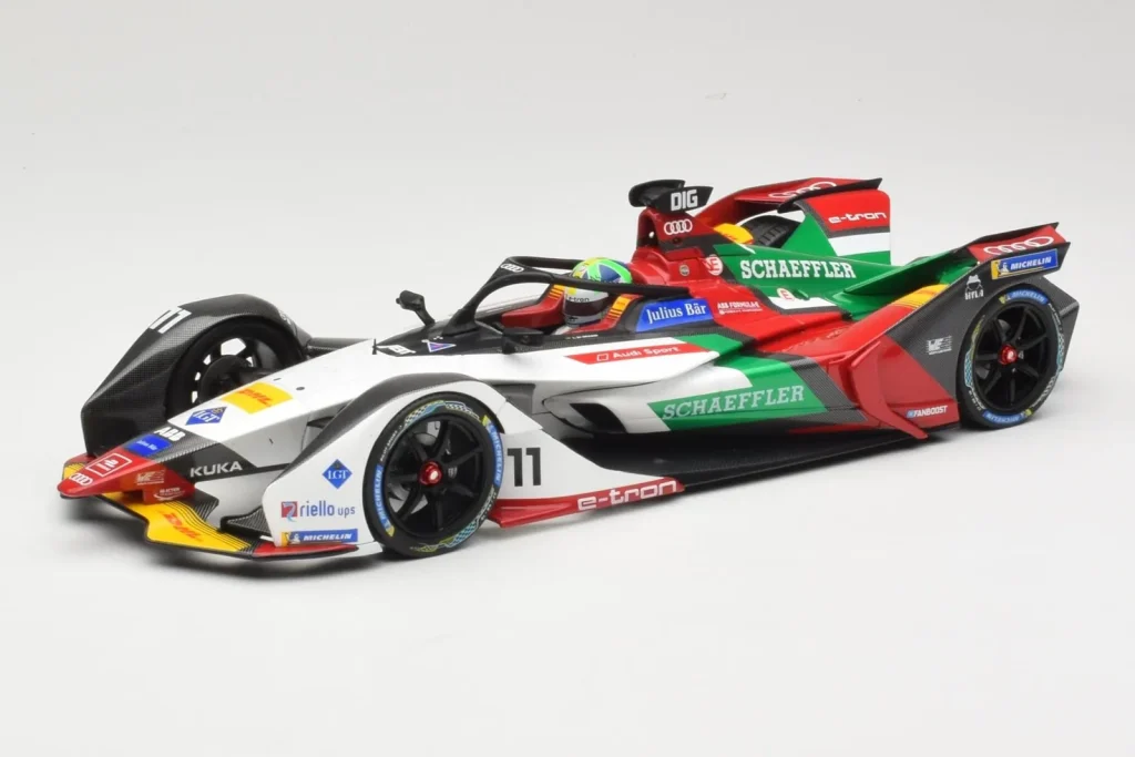 车型 1:18 Audi e-tron FE05 Audi Sport ABT Schaeffler #11 L. di Grassi Formula E Season 5 年 2019 Minichamps