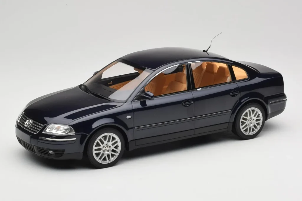 โมเดลรถ 1:18 Volkswagen Passat W8 B5.5 Indigo สีน้ำเงิน DNA