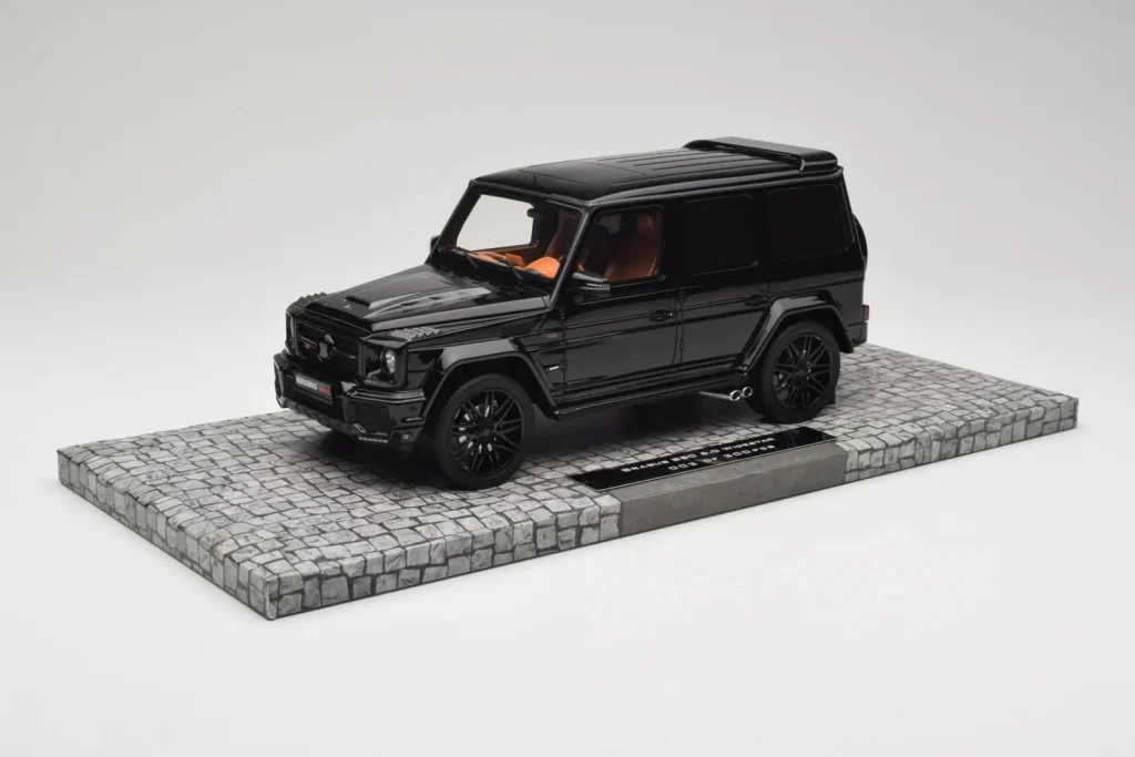 โมเดลรถ 1:18 Mercedes Brabus 850 6.0 Widestar G63 W463 Obsidian สีดำเมทัลลิก Minichamps (มือสอง)