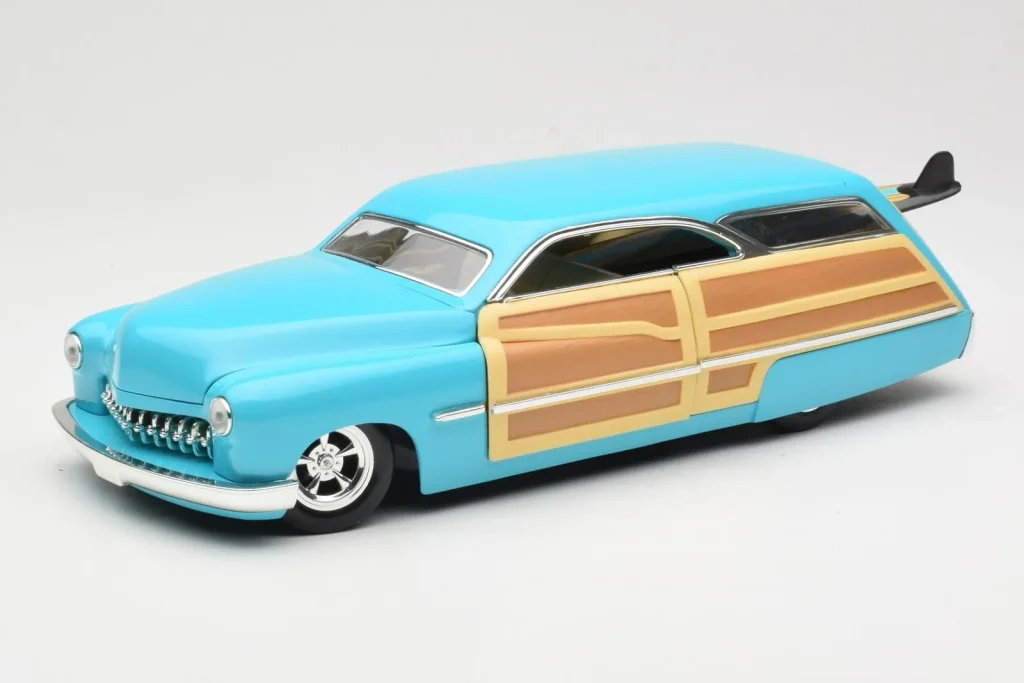 โมเดลรถ 1:18 Mercury Merc Woodie สีน้ำเงิน Hot Wheels (มือสอง)