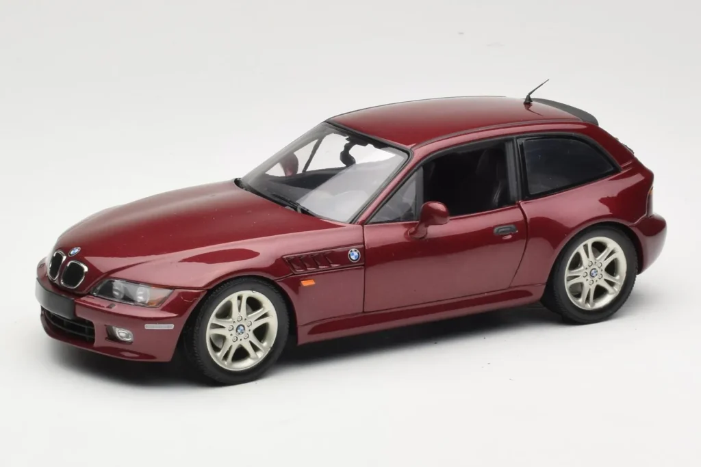 车型 1:18 BMW Z3 Coupe 2.8 金属红 UT Models